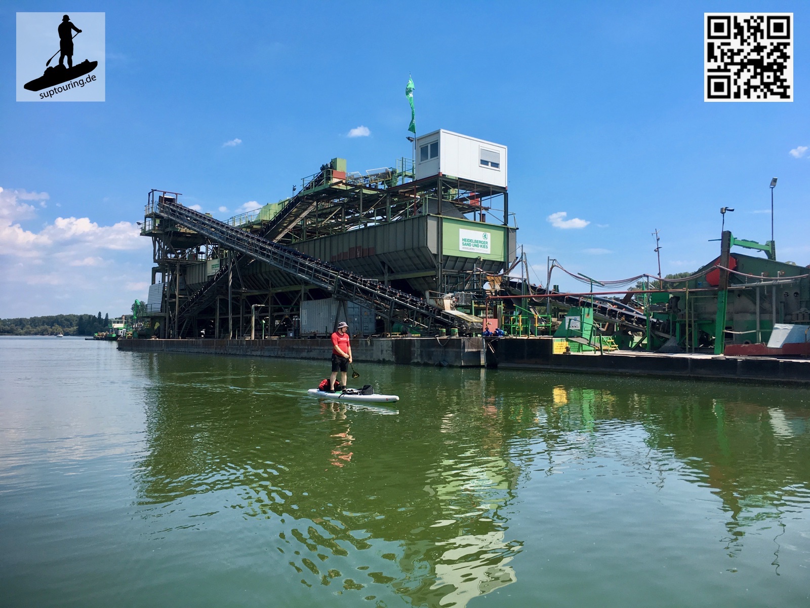 Sandwerk der Firma Heidelberger Sand und Kies im Rhein