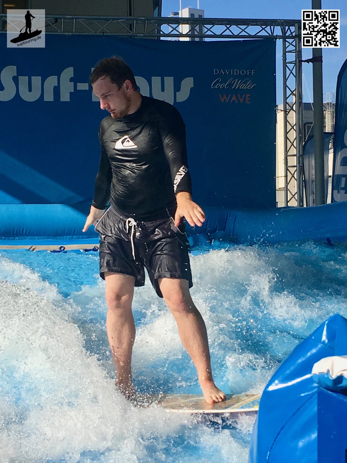 Carsten beim Surfen