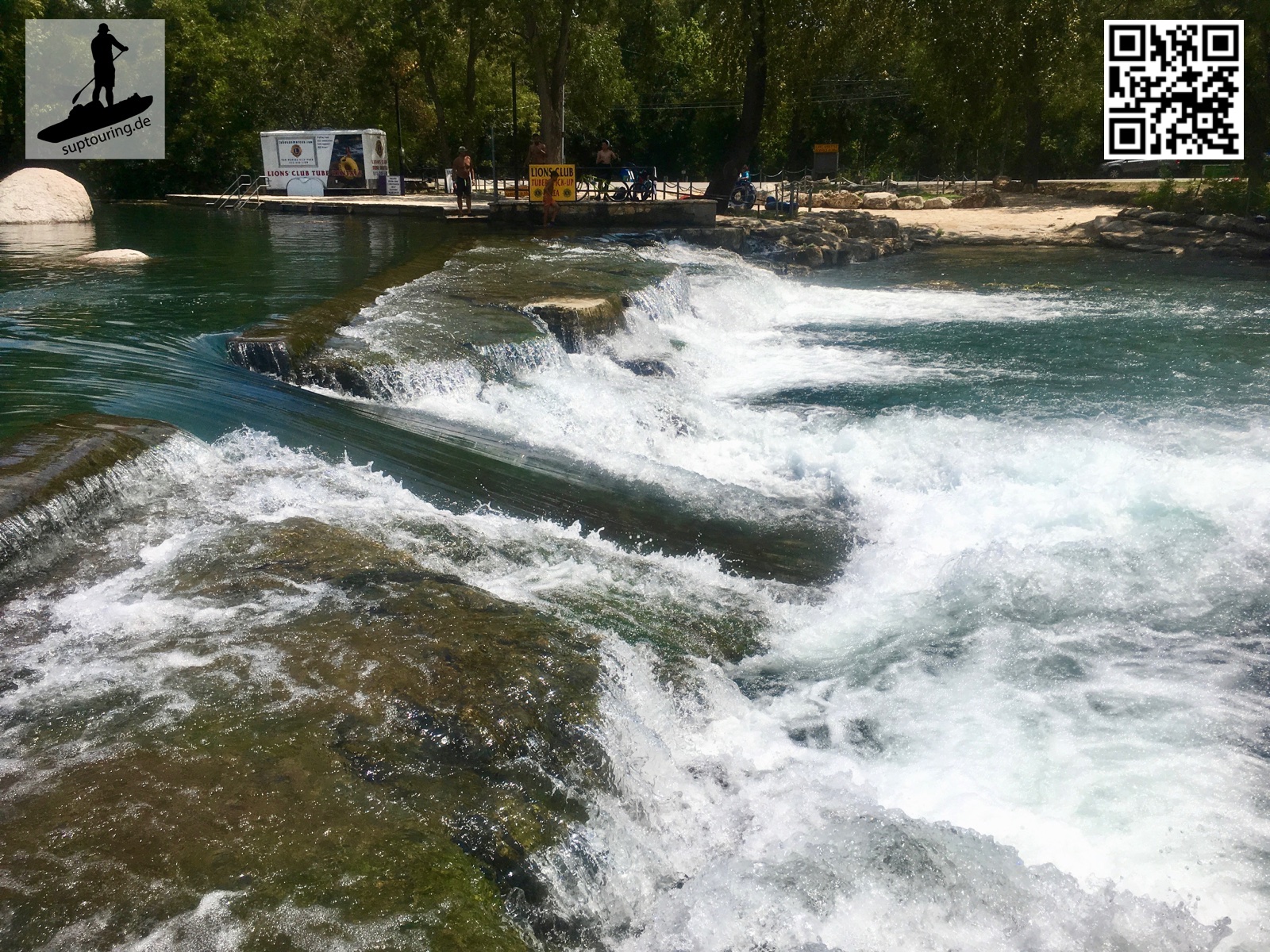 Wasserspaß mit Rutsche in San Marcos