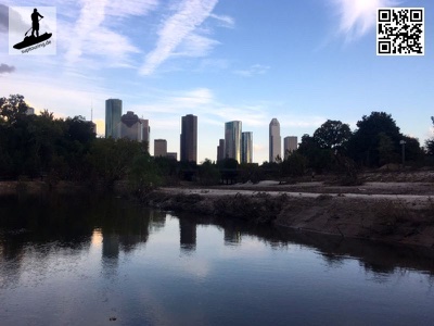 „Guck mal, da hängt ein Kanu im Baum“ - Der Buffalo Bayou drei Wochen nach Harvey