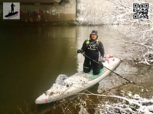 Härtetest - Paddeln mit Schnee und Trockenanzug