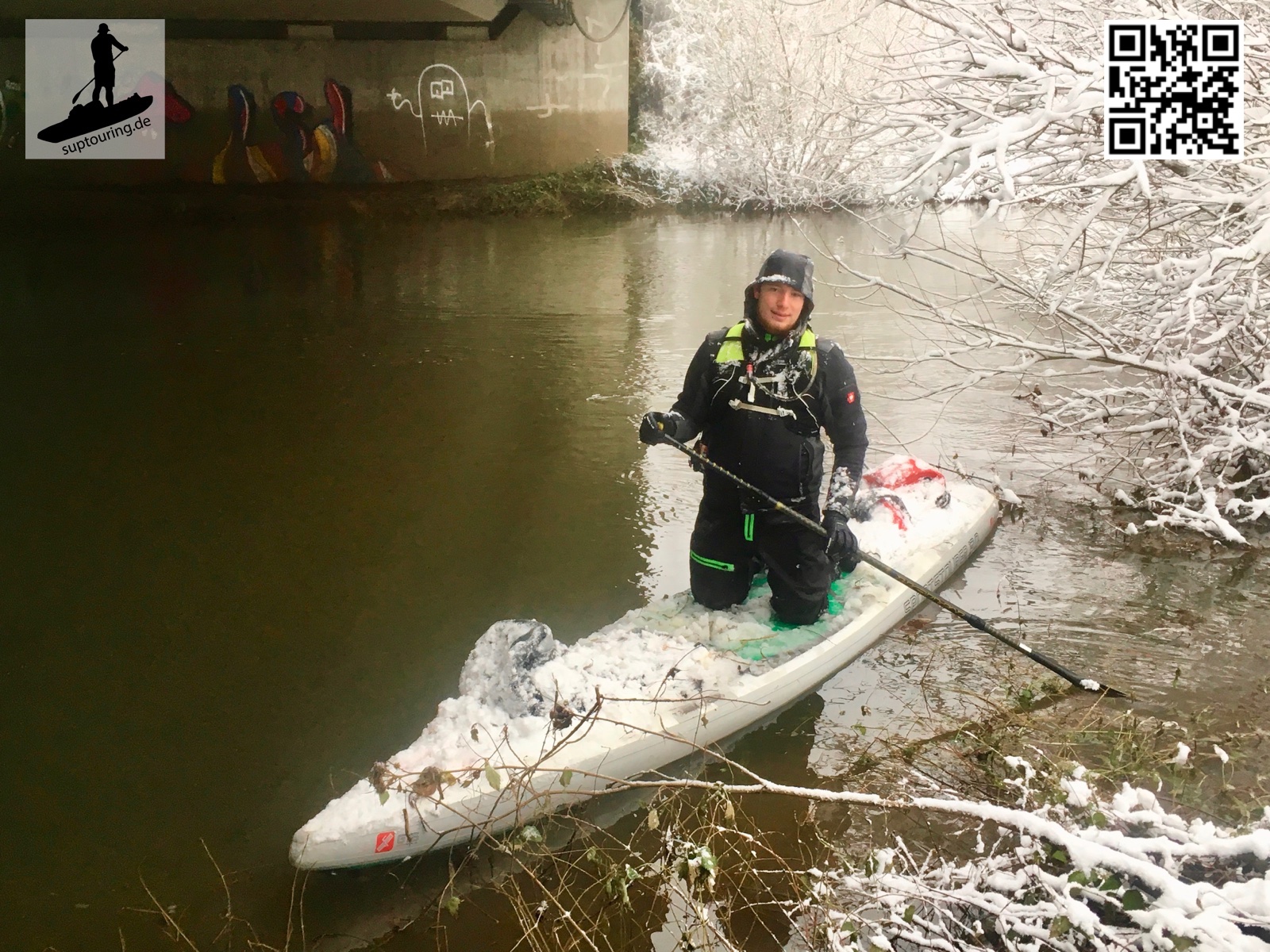 Härtetest - Paddeln mit Schnee und Trockenanzug